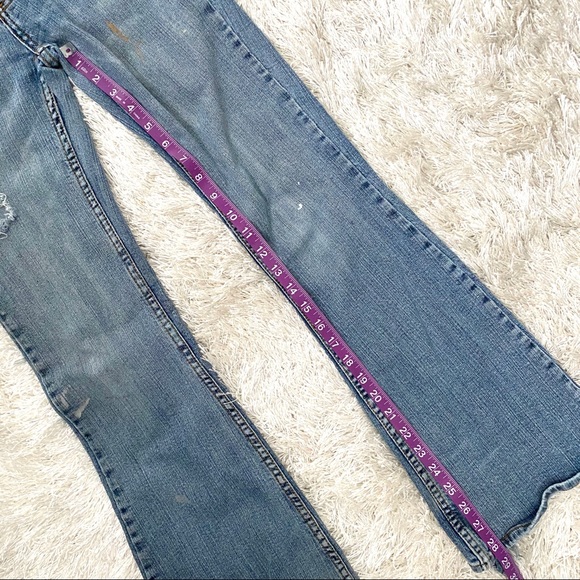 VNTG Weathervane Light Wash Distressed Flare Jeans - Picture 9 of 9